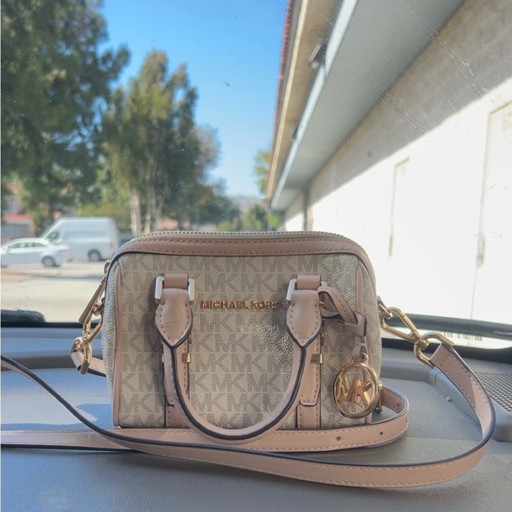 Michael Kors Cream and Pink Crossbody Bag with Signature Style